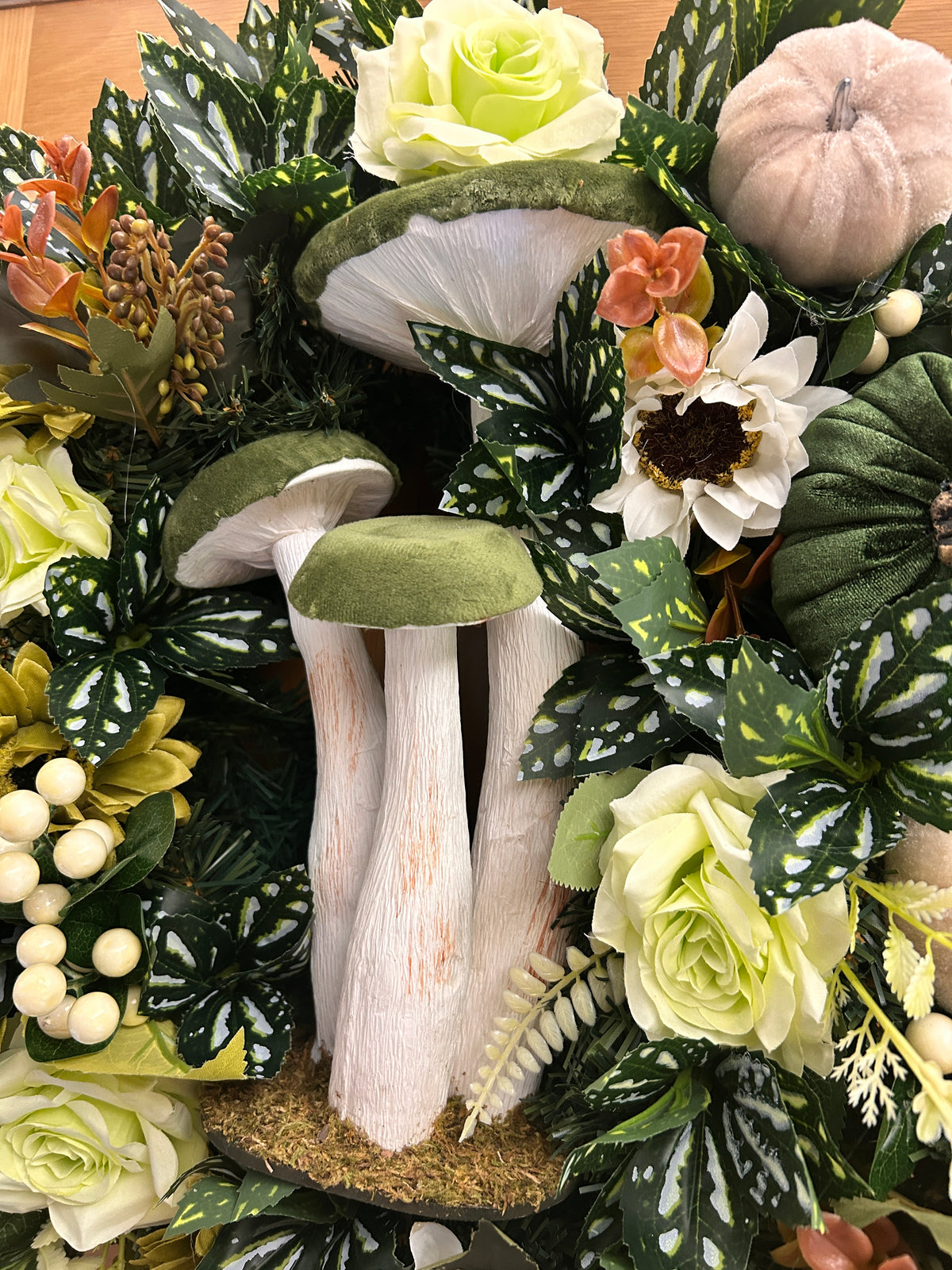 Green toadstool wreath 50cm