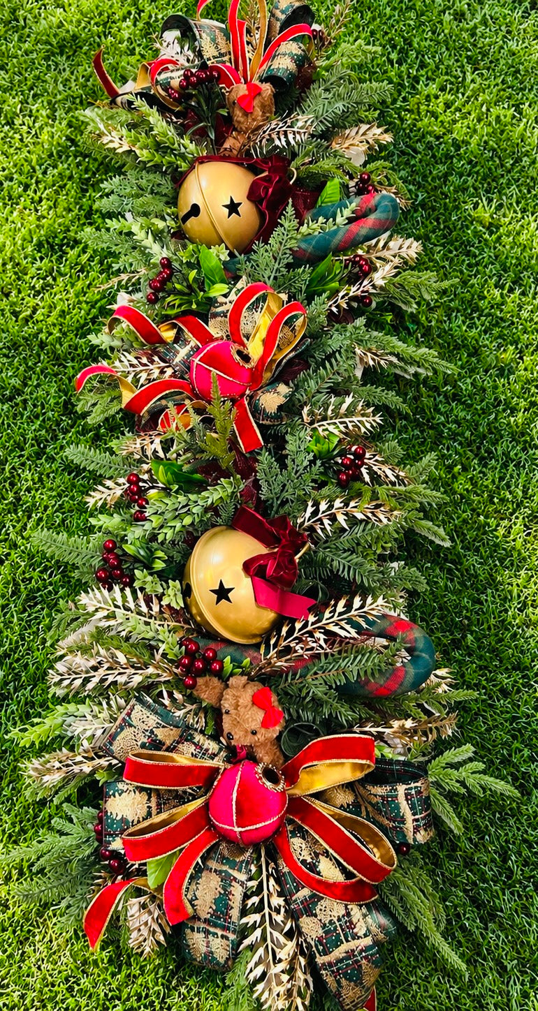 Christmas deluxe garland