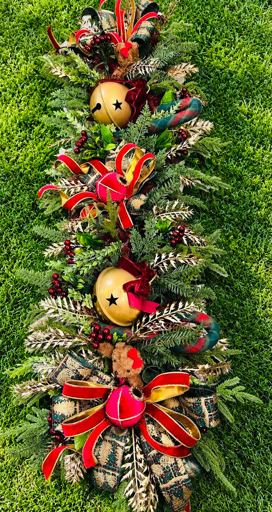 Christmas deluxe garland