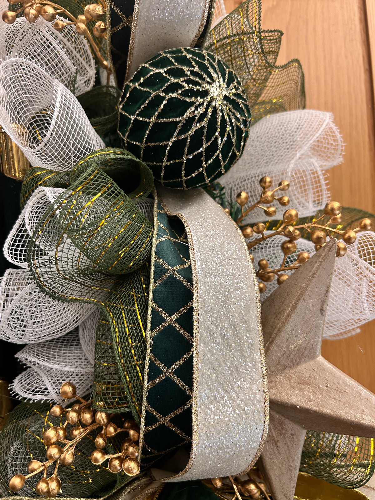 Green nutcracker wreath 60cm