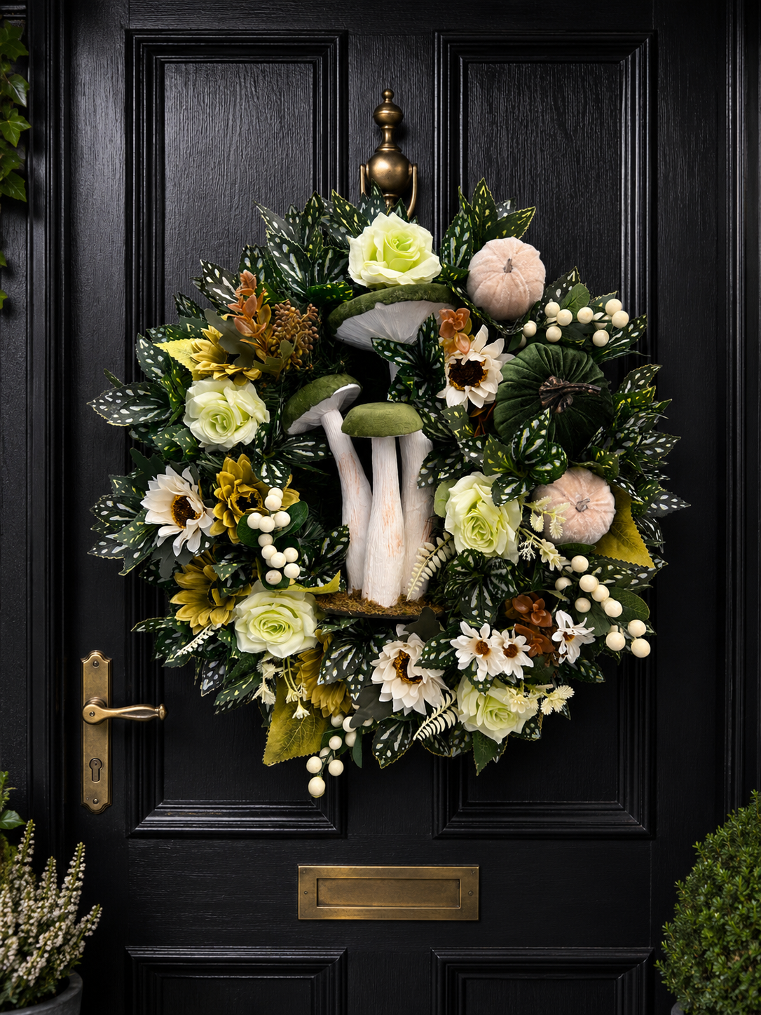 Green toadstool wreath 50cm